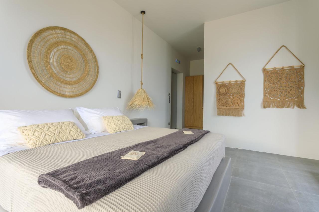 Iliades Luxury Boutique Suites Batsi  Exterior photo