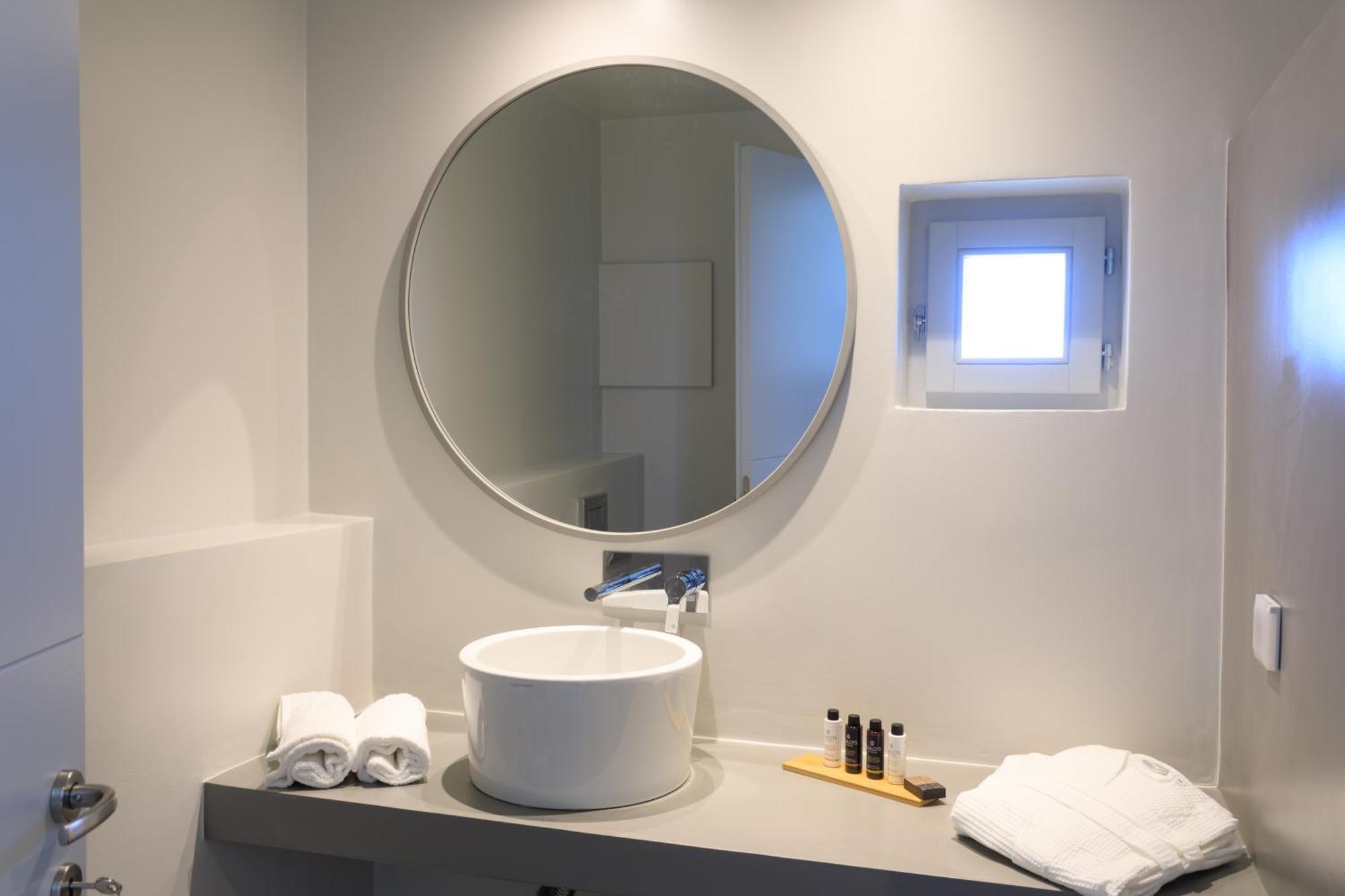 Iliades Luxury Boutique Suites Batsi  Room photo